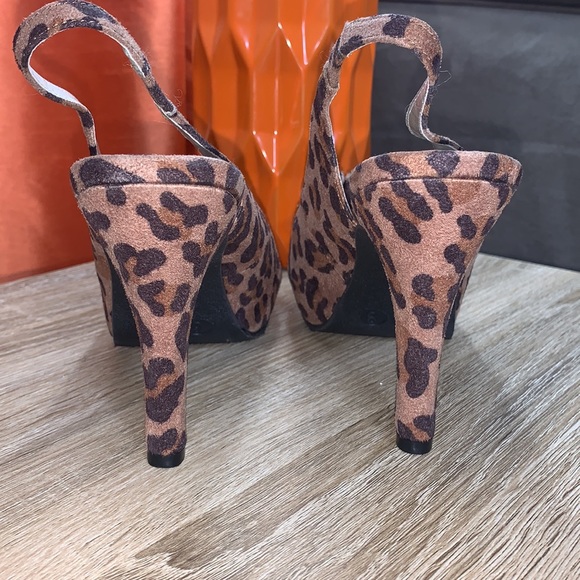 Xhilaration Cheetah Print Heels - Picture 3 of 6